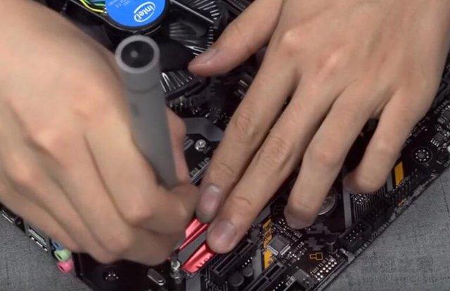 手把手教你组装电脑教程 小白DIY台式电脑装机指导全程图解