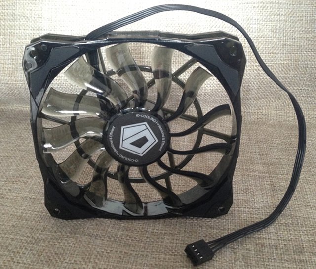 硬件知识科普:2针、3针、4针接口的散热风扇的区别是什么?