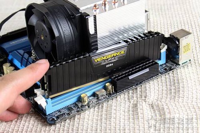 电脑增加内存条需要注意什么？电脑内存升级的注意事项