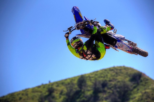 相机的对焦功能究竟怎么用 