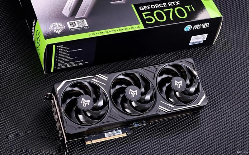 RTX5070Ti和RTX4070TiS显卡性能对比评测，性能提升多大？