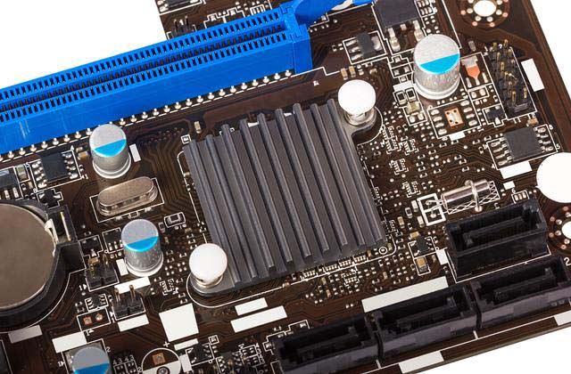 电脑BIOS设置独立显卡和集成显卡的方法步骤