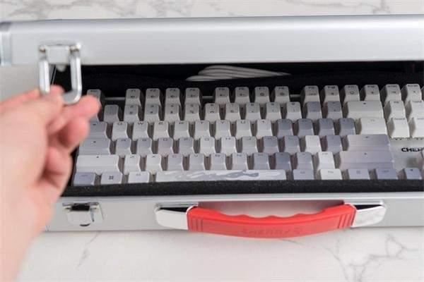 樱桃三模机械键盘MX8.2 Xaga曜石开箱评测