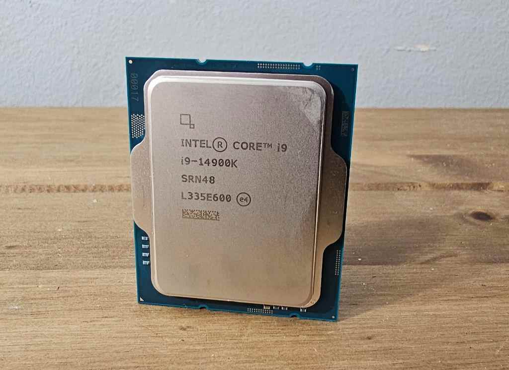 锐龙9 9950X3D和i9-14900K处理器对比测评