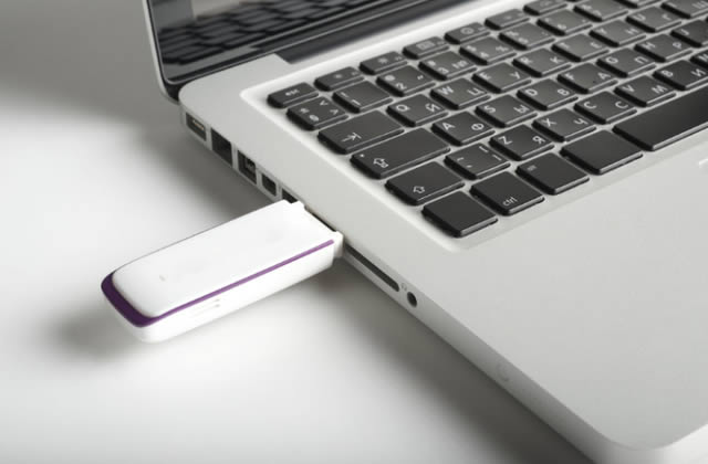 U盘装系统跟光盘装系统的区别和优缺点对比