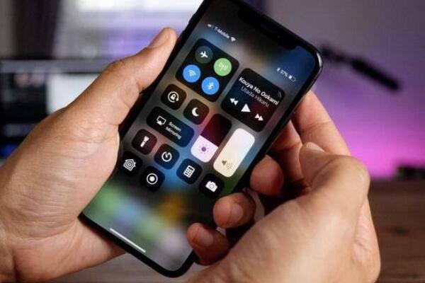 手机换卡需要关机吗？手机换卡怎么换