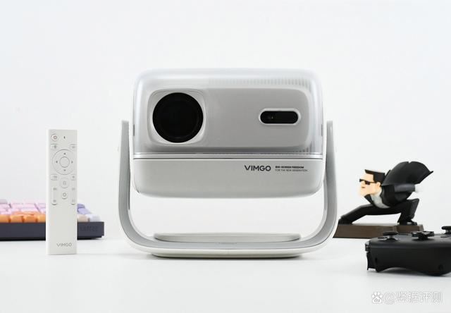 微果V7 Plus投影仪简单评测，自带云台支架的智能投影仪